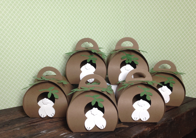 CURVY KEEPSAKES BOX Bunny Hole candy holders